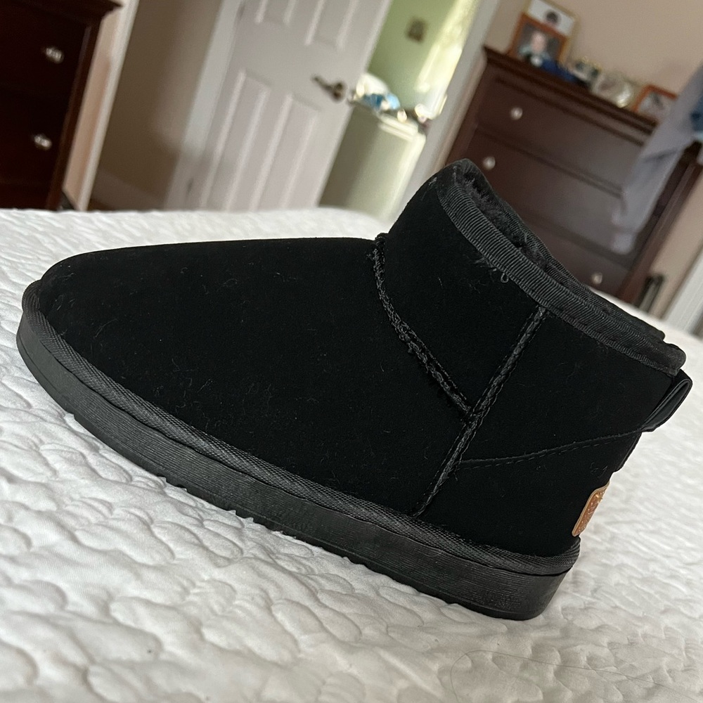 Mini Boots *BRAND NEW!*